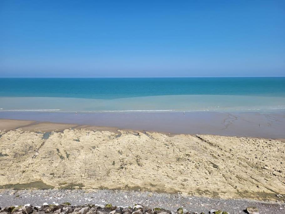 Appartement Vue Mer A 100 M De La Plage Ault Luaran gambar